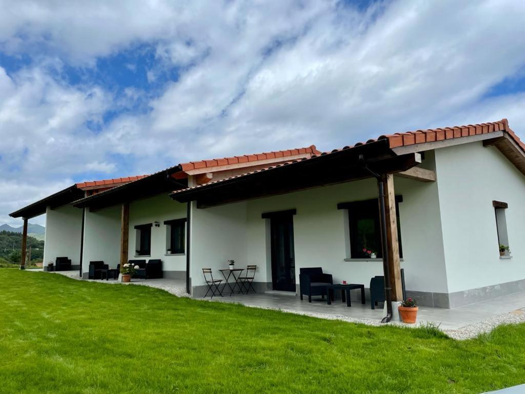 Apartamentos Los Manzanos Ribadesella Exteriör bild